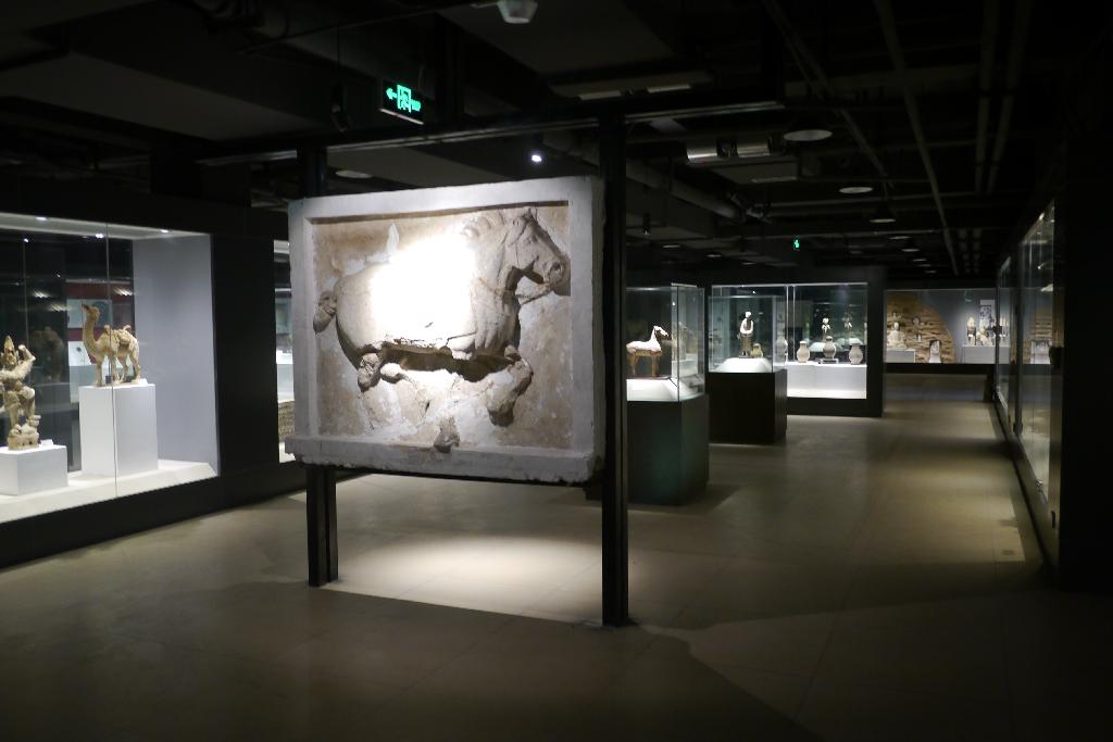 西安美术学院美术博物馆四层——艺术考古与民间美术展厅试运行